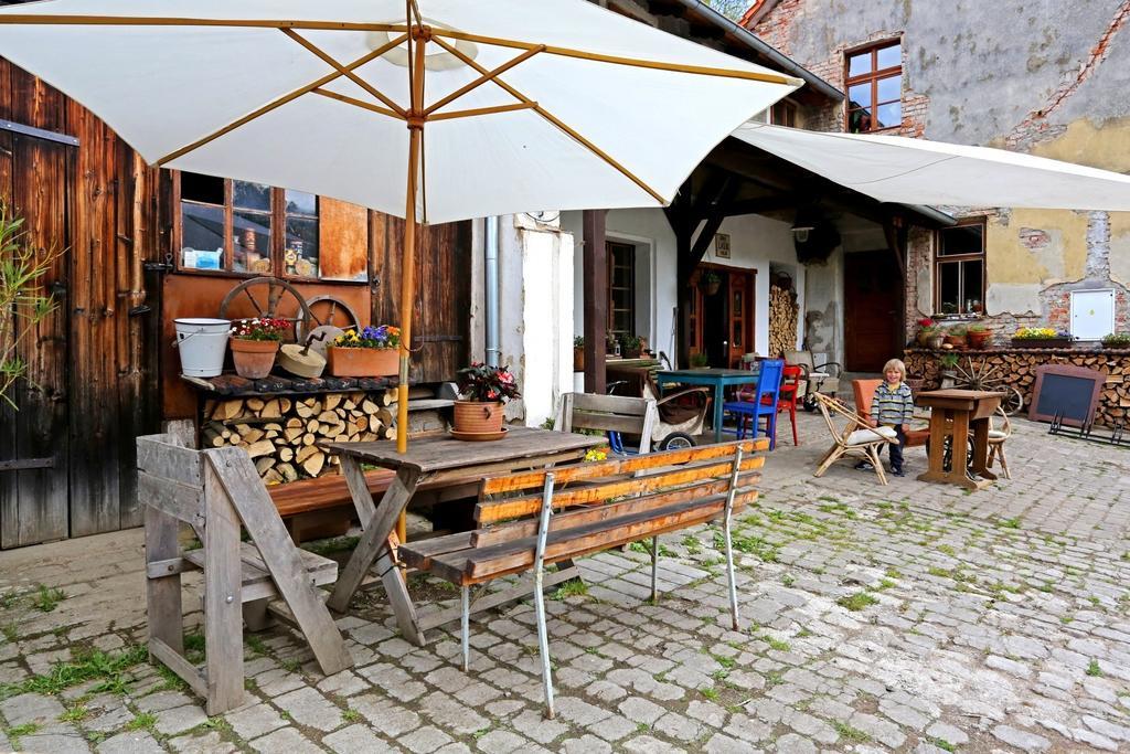 Penzion U Lasíků Unetice Exterior foto
